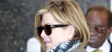 Jennifer Aniston shows off her bob haircut, engagement ring in LA ...