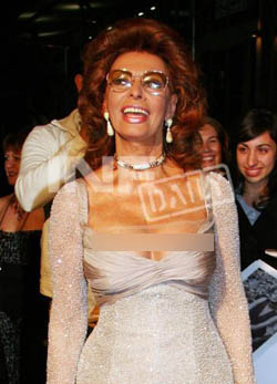 Sophia Loren wet - Video Dailymotion