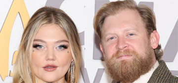 Elle King got married in an outdoor ceremony. Her toxic dad was not there