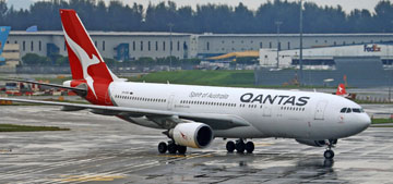 Qantas grounds plane due to bed bug outbreak