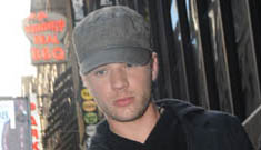 Ryan Phillippe talks about food throwing incident & daughter’s fear of paparazzi