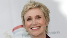 Jane Lynch: I’m grateful to all those lezzies who had the balls to say ‘this is who I am’