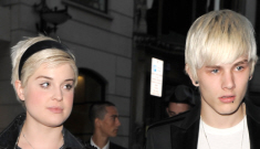 Kelly Osbourne dumps her fiancée, accuses him of cheating