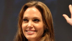 Angelina Jolie is declared grand-duchess of the nerd kingdom at Comic-Con