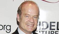 Kelsey Grammer steps out with flight attendant, her family confirms she’s pregnant
