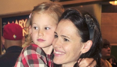 Jennifer Garner takes daughter Violet for a NYC horse-drawn carriage ride