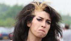 Amy Winehouse wanders freeway during traffic jam