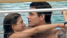 Jennifer Aniston and John Mayer photographed cuddling poolside again