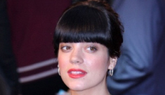 Lily Allen talks candidly about the “complications” with her pregnancy