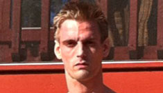 Aaron Carter tweets scary pic of his overly-muscled body