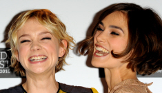 Carey Mulligan & Keira Knightley look adorable at the ‘Never Let Me Go’ photocall