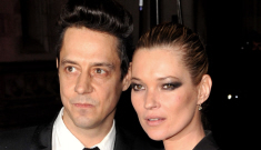 Did Kate Moss marry Jamie Hince in a cracked out private ceremony? (update: denied)