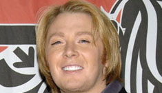 Clay Aiken tries to buy baby for $1 million