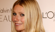 Gwyneth Paltrow will deign to perform “Country Strong” at the CMAs
