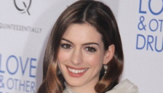 Anne Hathaway in white Valentino: too much or just enough?