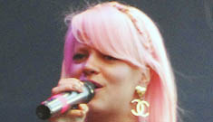 Lily Allen’s trashtastic performing outfit