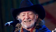 Willie Nelson facing a minimum of 6 months for pot possession in Texas
