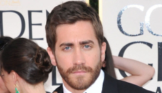 Jake Gyllenhaal butched it up at the Globes parties, flirting with every girl