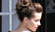 Kate Beckinsale can’t stop talking about her lady parts