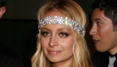 Nicole Richie rips camera out of fan’s hand and smashes it