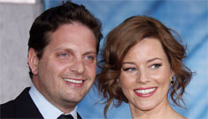 Elizabeth Banks is expecting a baby via surrogate