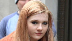 Abigail Breslin, nearly 15 years old, looks all grown up on the set of ‘New Year’s Eve’