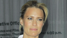 Robin Wright’s white, skinny-pantsuit: gorgeous or not so much?