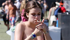 Tallulah Willis, 17, smokes a cig, and other Coachella photos