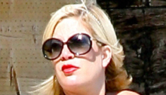Tori Spelling suns her baby bump & chest dent: gross or not that bad?