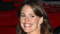 Jennifer Garner in a wrinkly LBD at charity event: cute or meh?