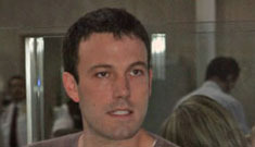 Ben Affleck deals with crap at the airport like everyone else