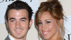 “Kevin Jonas doesn’t want to be a father, or a creepy dog person” links