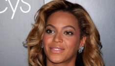 Beyonce on her VMA bump-reveal: “The classiest way was to just show it”
