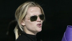Reese Witherspoon goes to yoga class, maybe smokes up afterwards