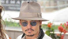 Johnny Depp falls over drunk and stumbling on the street (video)