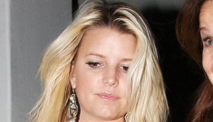 Jessica Simpson is preparing to tell the world about her pregnancy?