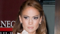 Jennifer Lopez in Atelier Versace at the Glamour event: beautiful or busted?