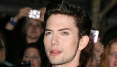 Taylor Lautner & a bizarre Jackson Rathbone: hot or   they do nothing for you?