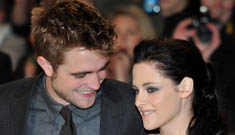 “Kristen Stewart and Robert Pattison are loved up at the BD London premiere” Links