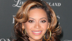 Beyonce flaunts her now-huge baby bump in Cavalli: lovely & authentic?