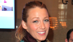 Blake Lively & Ryan Reynolds have a carb-filled breakfast date in NYC