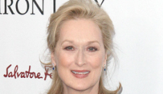 Meryl Streep at ‘The Iron Lady’ premiere: is she phoning in her Oscar campaign?