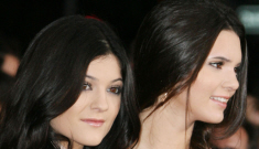Kylie & Kendall Jenner got adorable chocolate lab puppies for Christmas