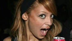 Nicole Richie is still partying and fainting