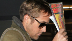 Ryan Gosling pretends that he’s too cool to be photographed by the paparazzi