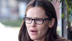 Jennifer Garner looks ready to pop, free of scandal and controversy