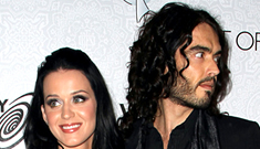 Katy Perry & Russell Brand reach divorce settlement, she signs with a happy face