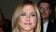 Jennifer Aniston has “separation anxiety,” won’t let Justin Theroux take a job