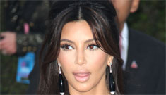 Kim & Kourtney Kardashian at an Oscar Party: what’s white, black and orange all over?