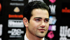 Jesse Metcalfe falls from a balcony but is not seriously injured
